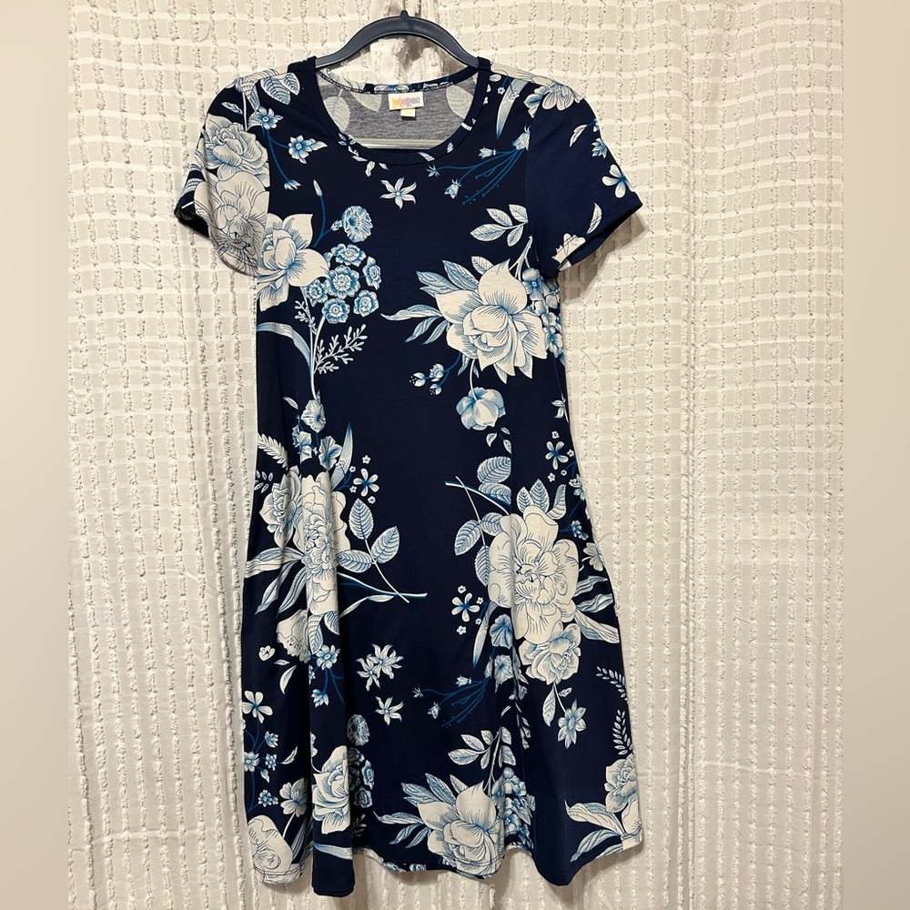 LuLaRoe Carly Dress XXS Navy Blue White Floral Short Sleeve Pocket Swing Dress
